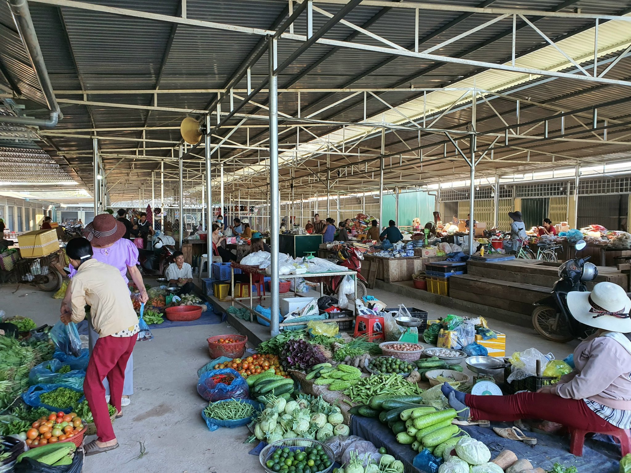 Yên bình nơi chợ tạm ea rốk!